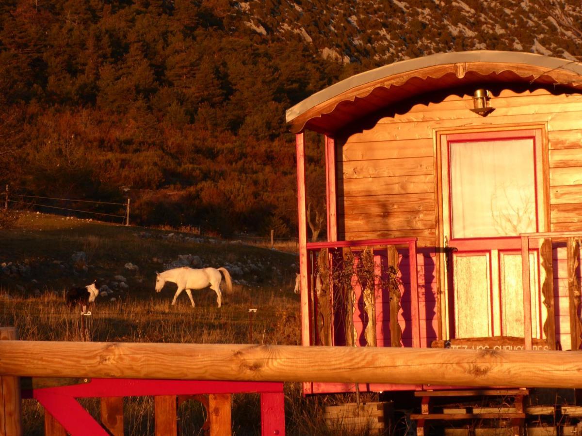 Ferme Saint Pierre Hotel Bargème Esterno foto
